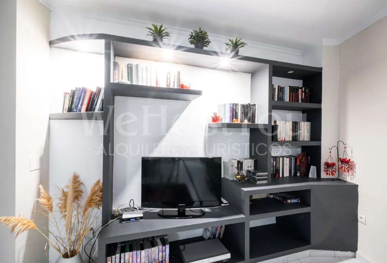 Bel Appartement Roses, Arenes 15 - Wehostyou